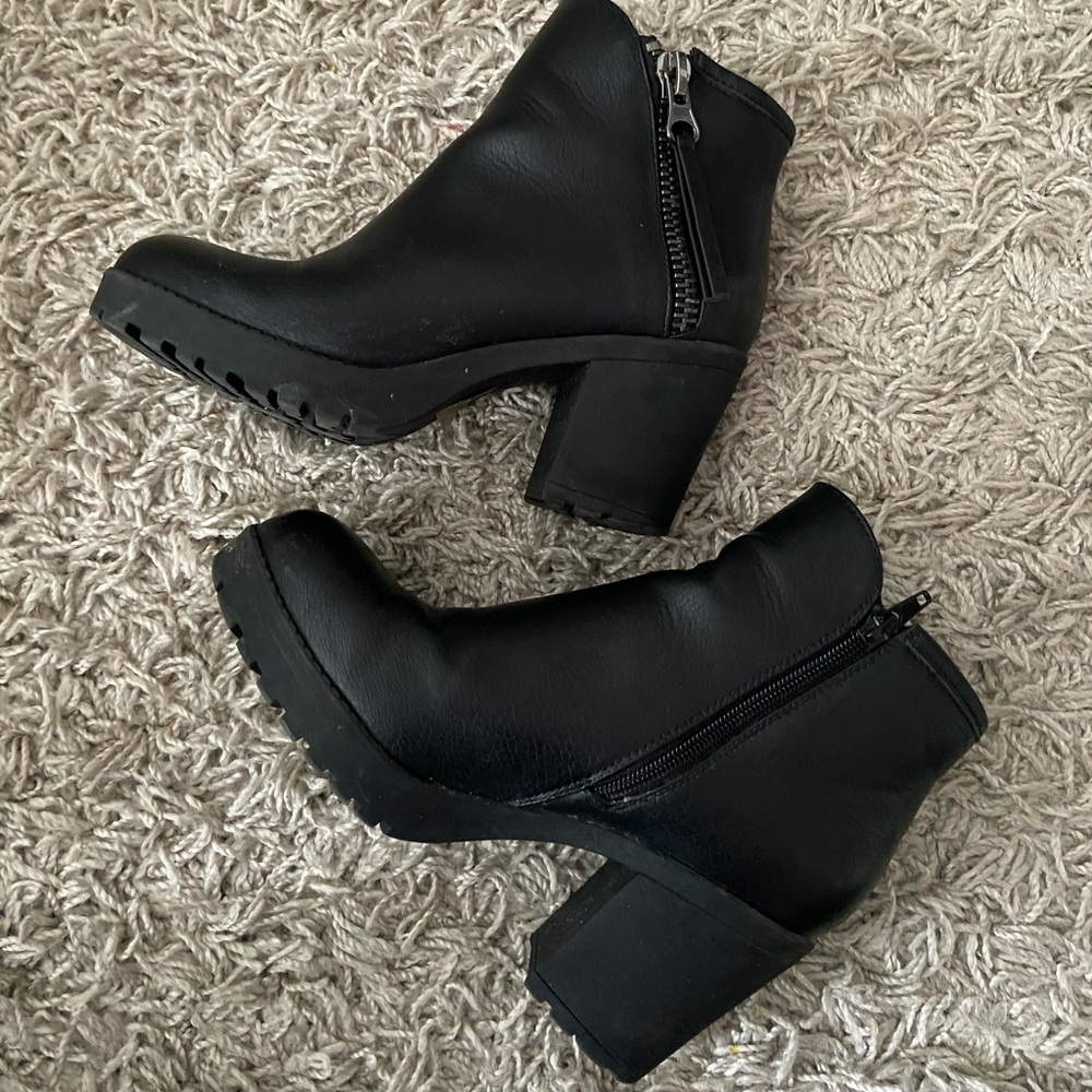 Call it Spring Chunky Heeled Zipper Ankle Boots